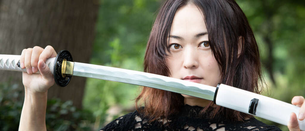 べにのかおり　ひとり歩き　THE BLUE BEE 侍士の門　軸屋　十六代 べにのかおり ひとり歩き THE BLUE BEE 侍士の門 軸屋 十六代