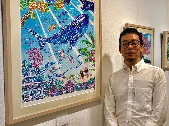 沖縄のごちゃごちゃした問題の先を描きたい」 沖縄出身アーティストが「文字のない絵本」を描く理由 | DANRO